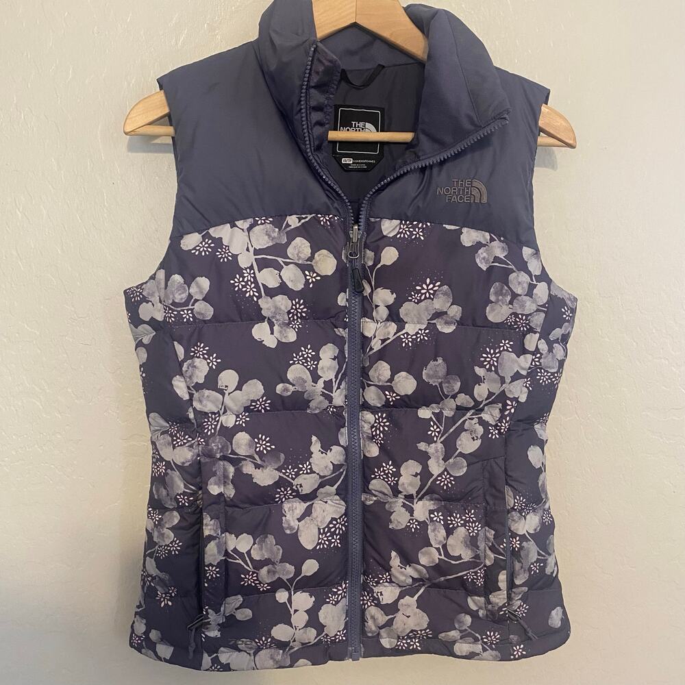 The North Face Womens Size XS Nuptse Down Puffer Vest Purple Blossom Winter